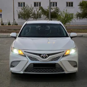 Toyota Camry 2018