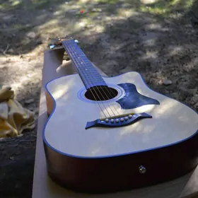  Linda Gitara