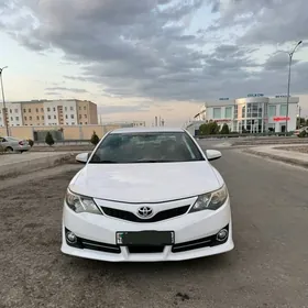 Toyota Camry 2014