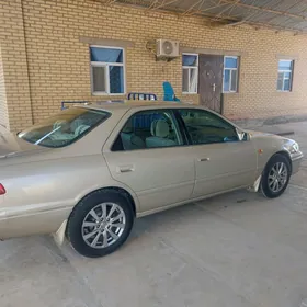 Toyota Camry 2001