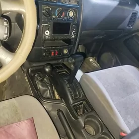 Nissan Pathfinder 1998