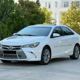 Toyota Camry 2017