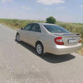 Toyota Camry 2004