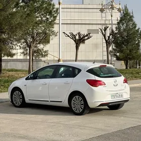 Opel Astra 2014
