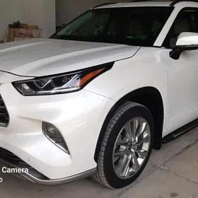 Toyota Highlander 2021