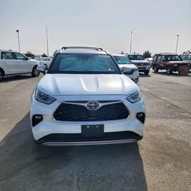 Toyota Highlander 2022