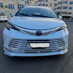 Toyota Sienna 2022
