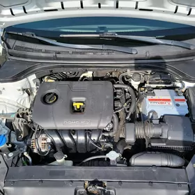 Hyundai Elantra 2019