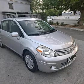 Nissan Versa 2011