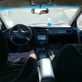 Toyota Corona 1995