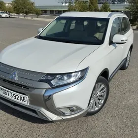Mitsubishi Outlander 2021