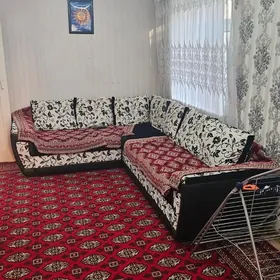 продаю 4ком 1этаж
