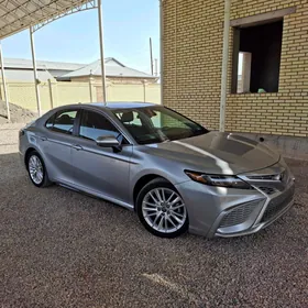 Toyota Camry 2021