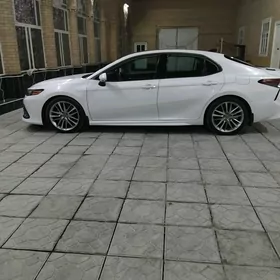 Toyota Camry 2022