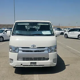 Toyota Hiace 2021