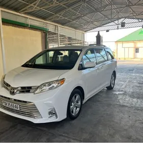 Toyota Sienna 2017
