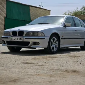 BMW E39 2000