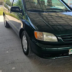 Toyota Sienna 2002
