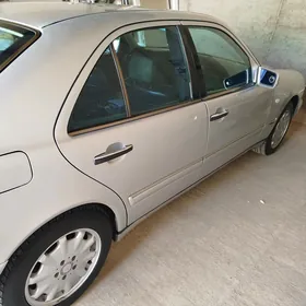 Mercedes-Benz E320 1999