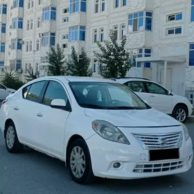 Nissan Versa 2012