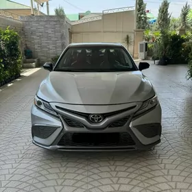 Toyota Camry 2020