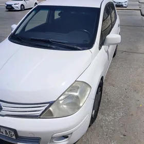 Nissan Versa 2010