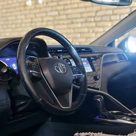 Toyota Camry 2018