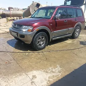 Mitsubishi Montero 2002