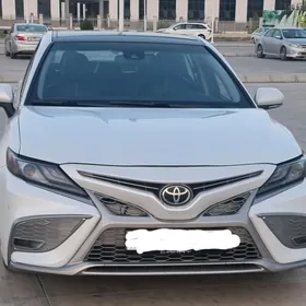 Toyota Camry 2018