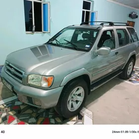 Nissan Pathfinder 2000