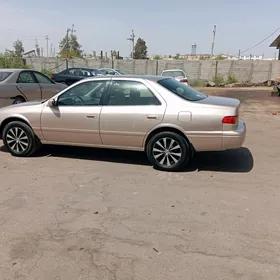 Toyota Camry 2000