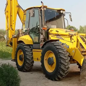 Komatsu WA900-3 2011