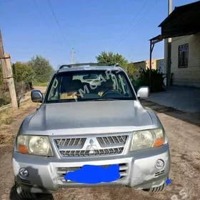 Mitsubishi Pajero 2005