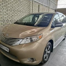 Toyota Sienna 2011