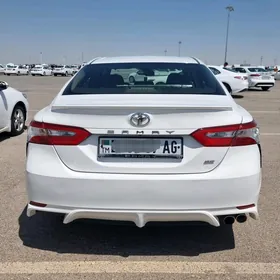 Toyota Camry 2018