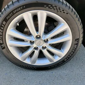 Michelin 235.45.18