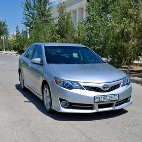 Toyota Camry 2014