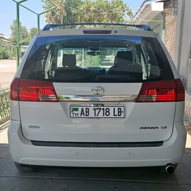Toyota Sienna 2004