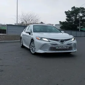 Toyota Camry 2018