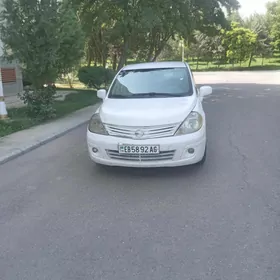 Nissan Versa 2010