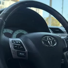 Toyota Camry 2011