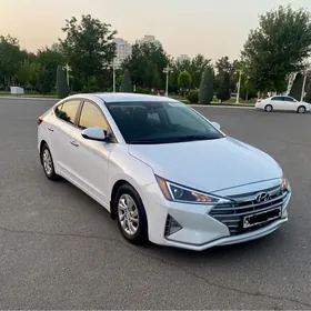 Hyundai Elantra 2020