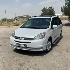Toyota Sienna 2004