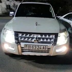 Mitsubishi Pajero 2019