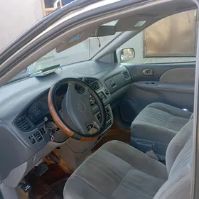 Toyota Sienna 2002