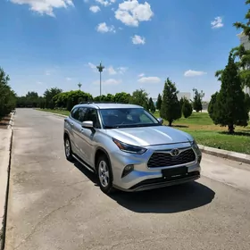 Toyota Highlander 2021