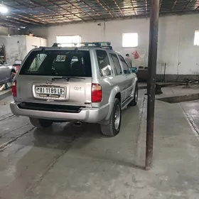 Infiniti QX4 2003
