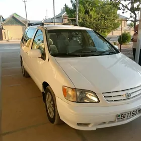 Toyota Sienna 2002