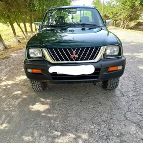 Mitsubishi L200 2003