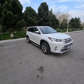 Toyota Highlander 2019